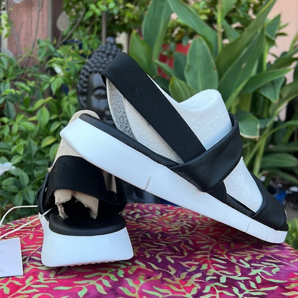 New Black Leather Strappy Slip On Cushion Sandals - Picture 10 of 15